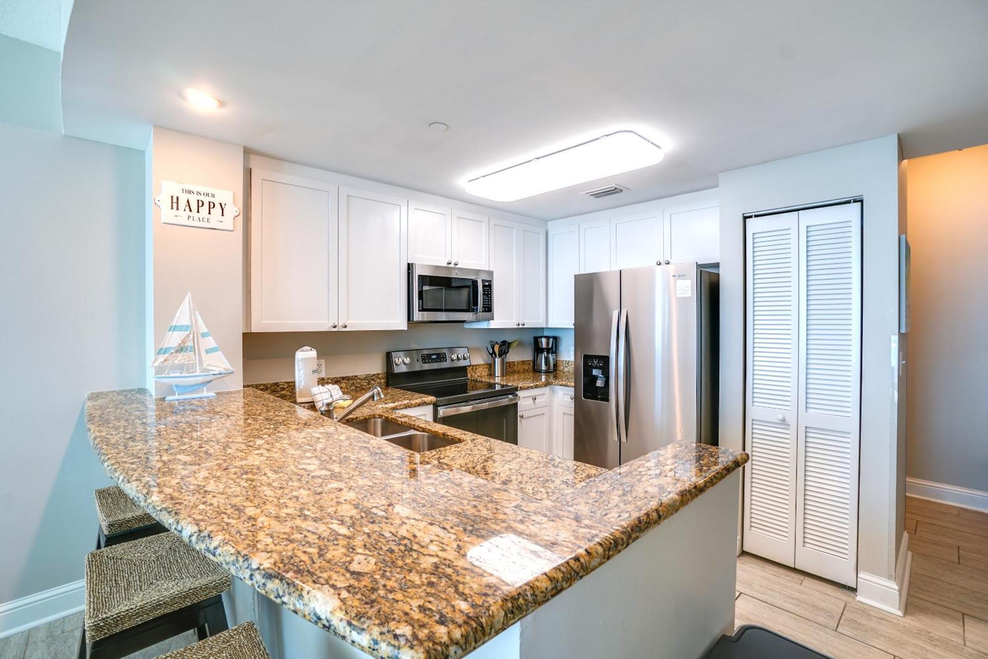 Aqua Beach Resort By Panhandle Getaways Panama City Beach Room photo