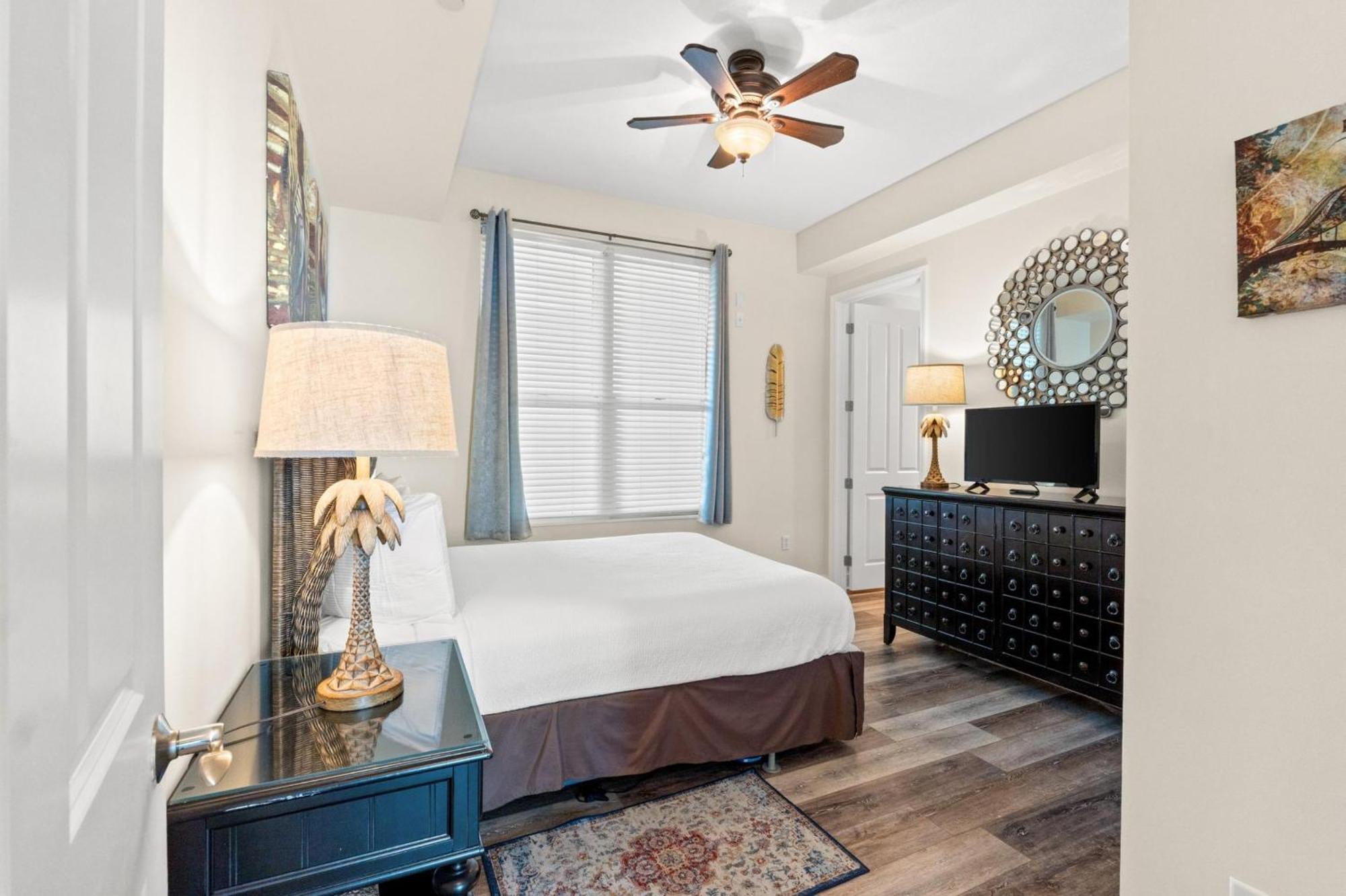 Aqua Beach Resort By Panhandle Getaways Panama City Beach Room photo